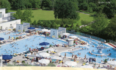 Europa Therme mit dem Strömungskanal rechts im Bild